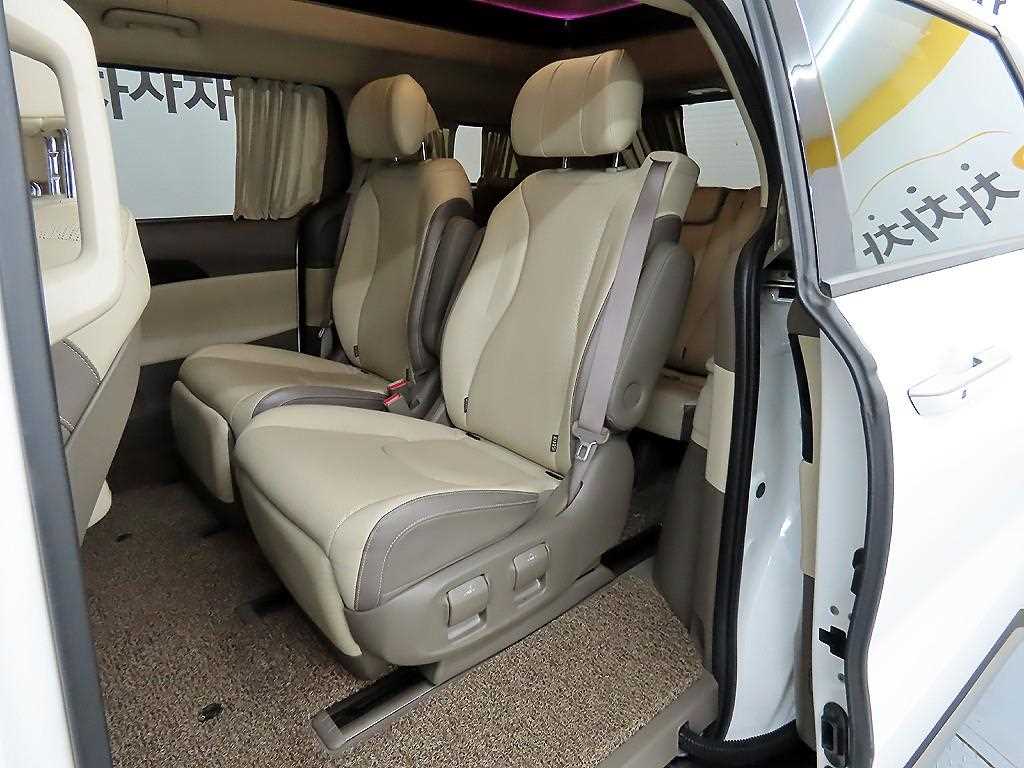 KIA Carnival - Vista 6