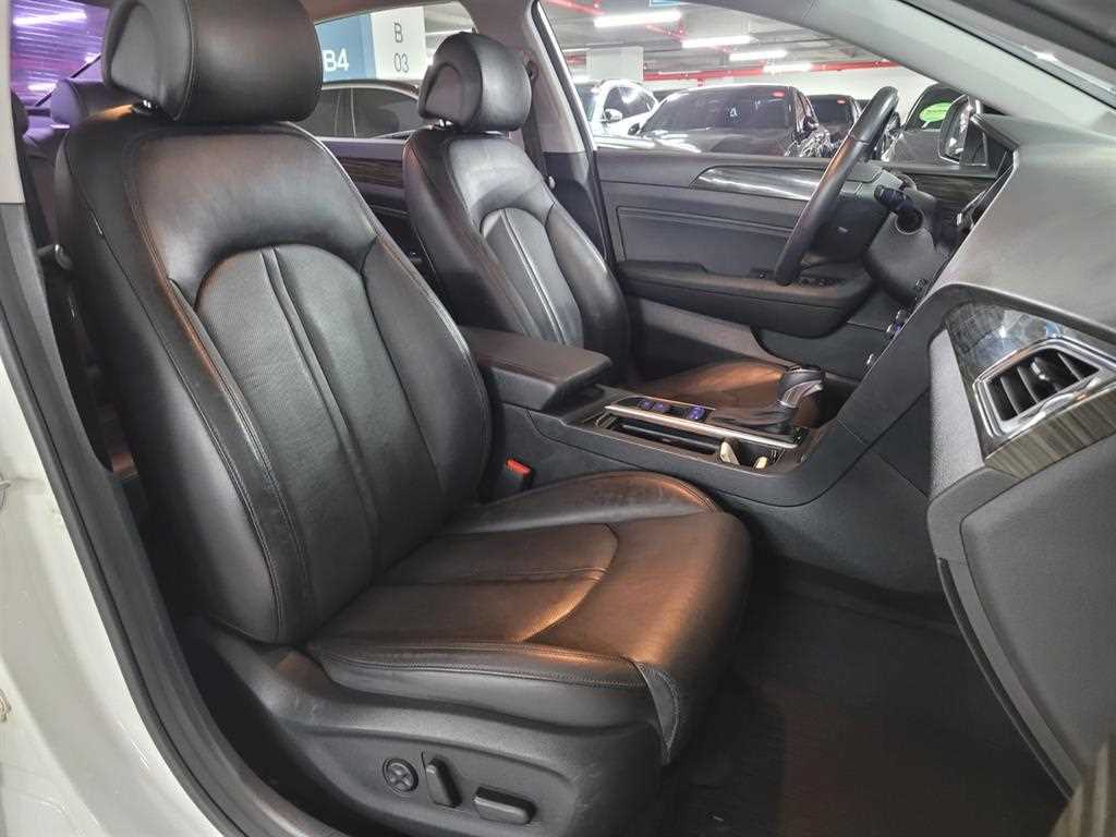 HYUNDAI Sonata - Vista 7