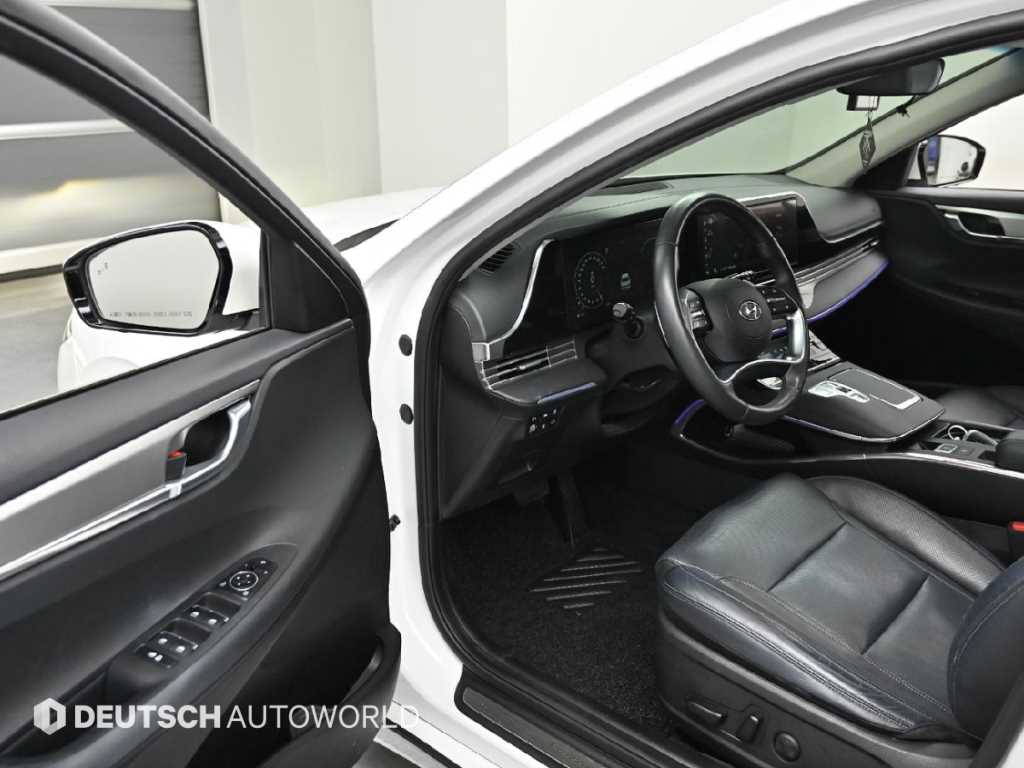 HYUNDAI Grandeur - Vista 11