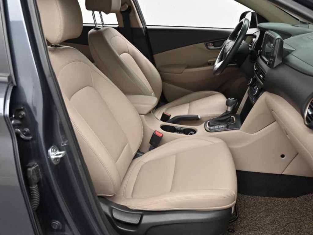 HYUNDAI Kona - Vista 10
