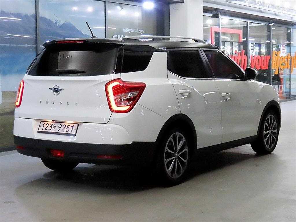 Ssangyong Tivoli - Vista 4