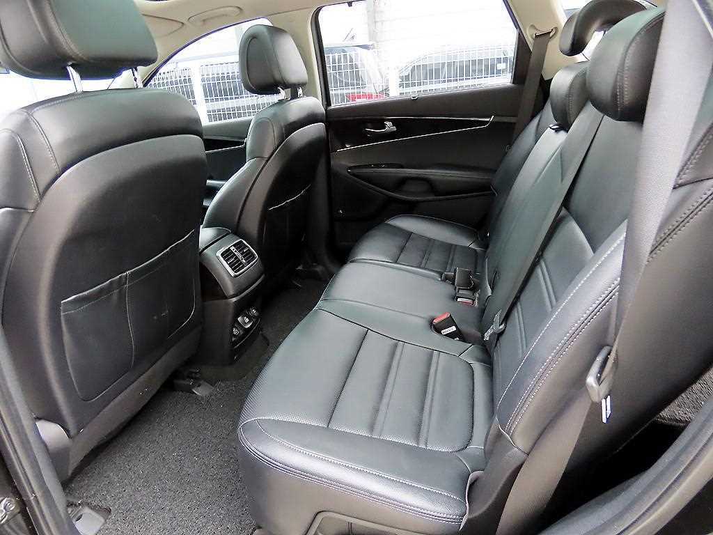 KIA Sorento - Vista 6