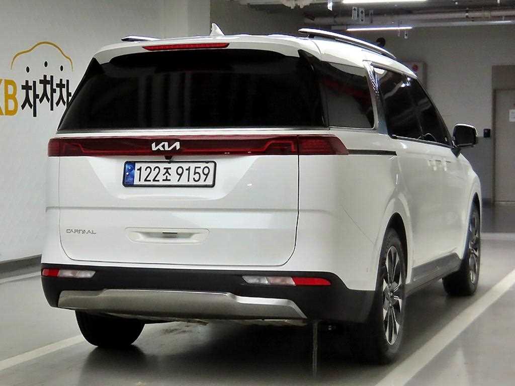 KIA Carnival - Vista 4