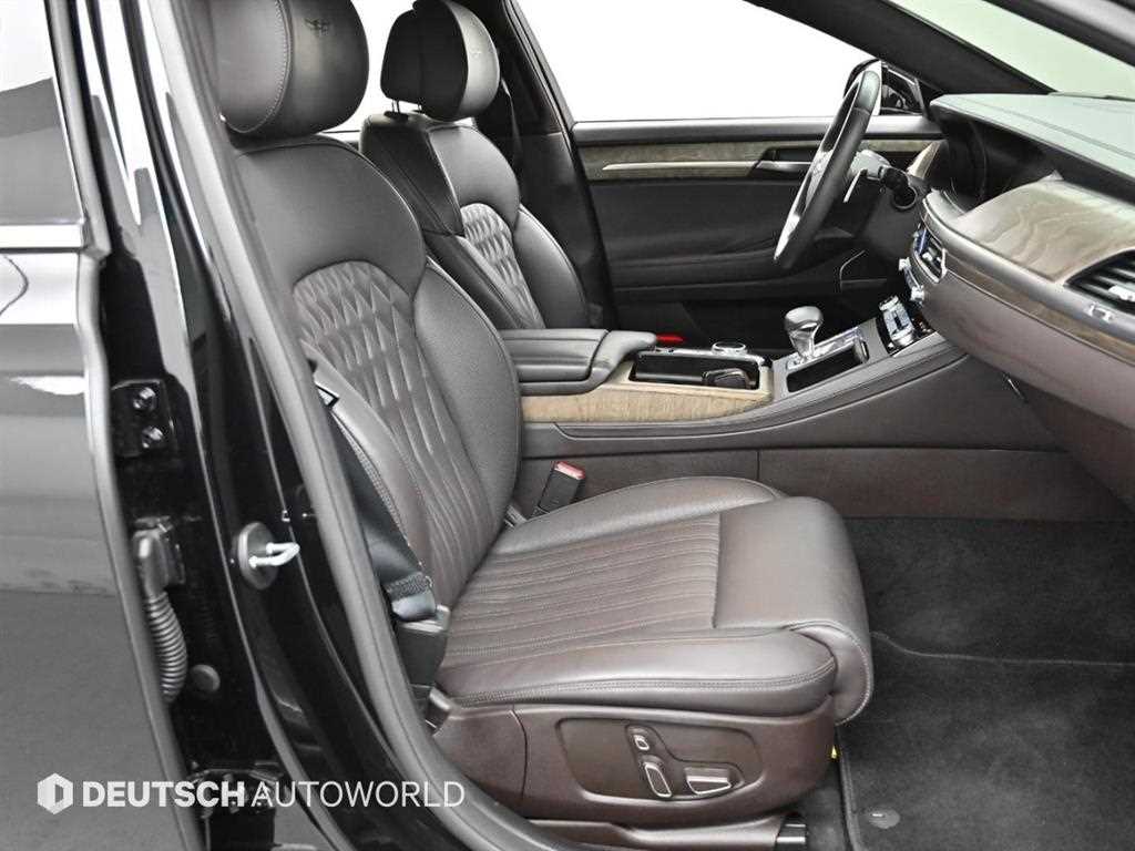 Genesis G90 - Vista 10