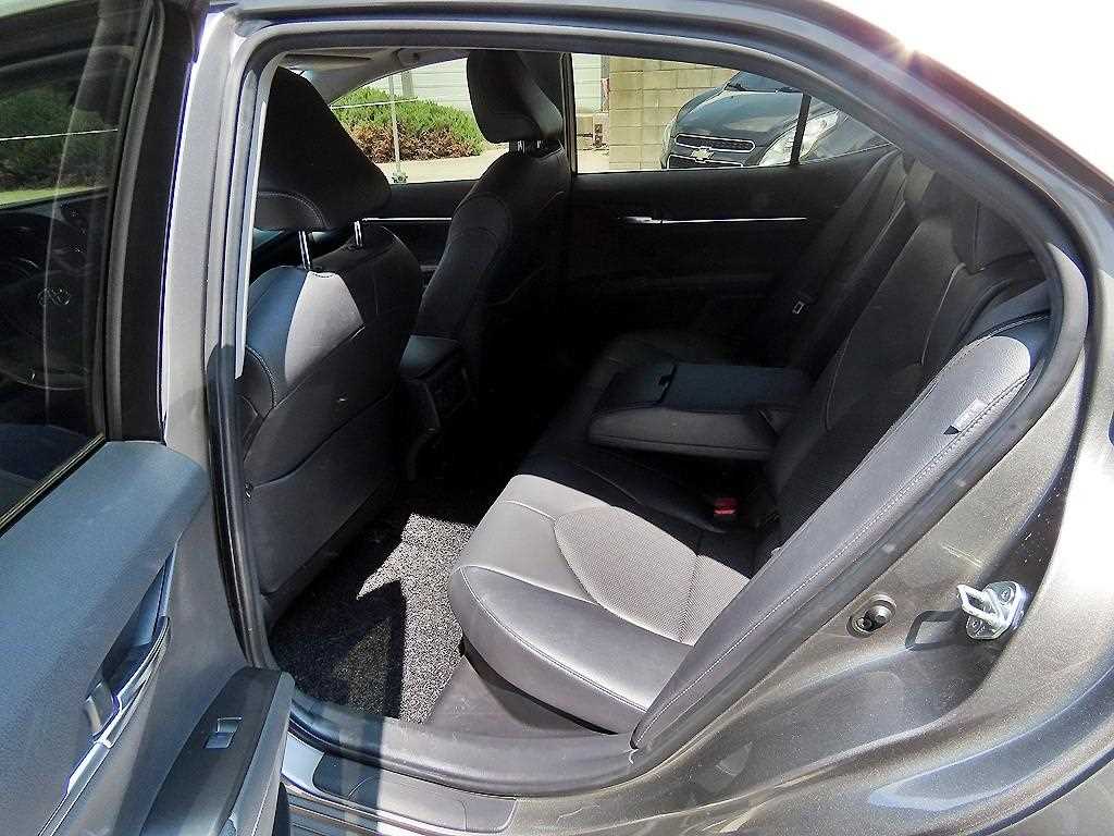 Toyota Camry - Vista 6