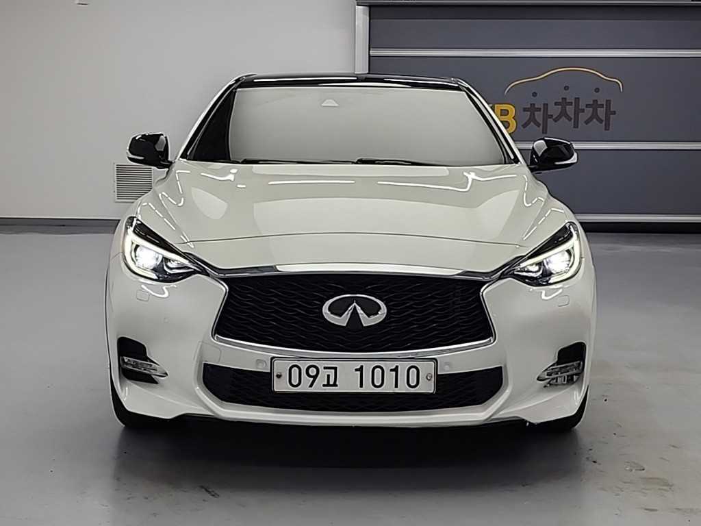 Infiniti Q - Vista 2
