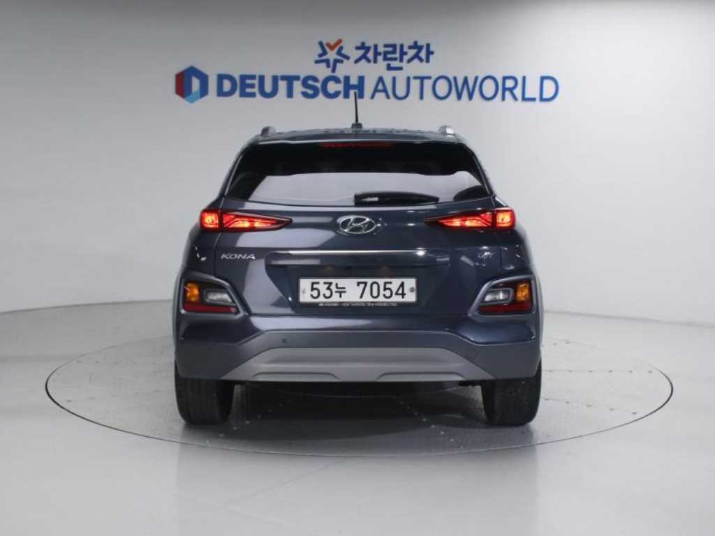 HYUNDAI Kona - Vista 5