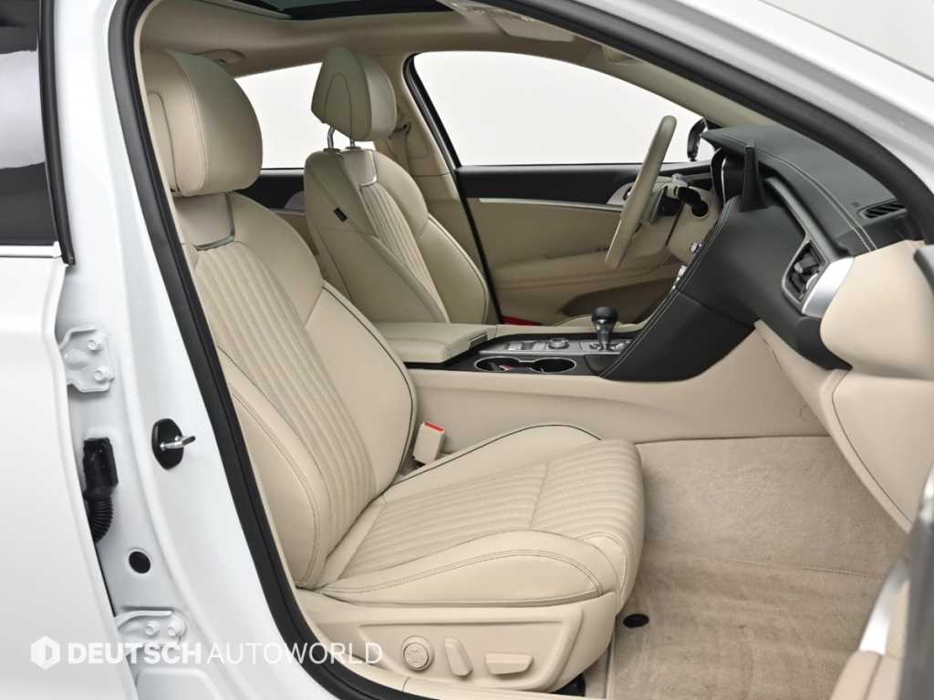 Genesis G70 - Vista 10