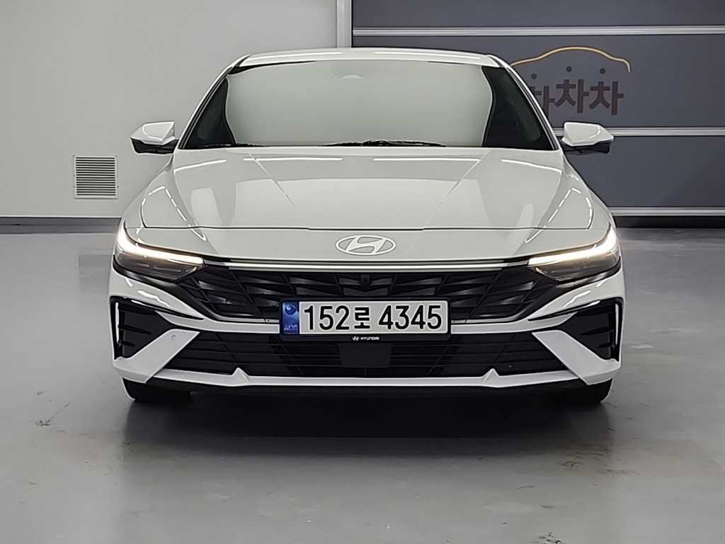 HYUNDAI Avante - Vista 2