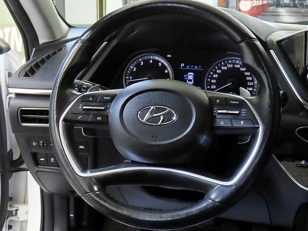HYUNDAI Sonata - Vista 8
