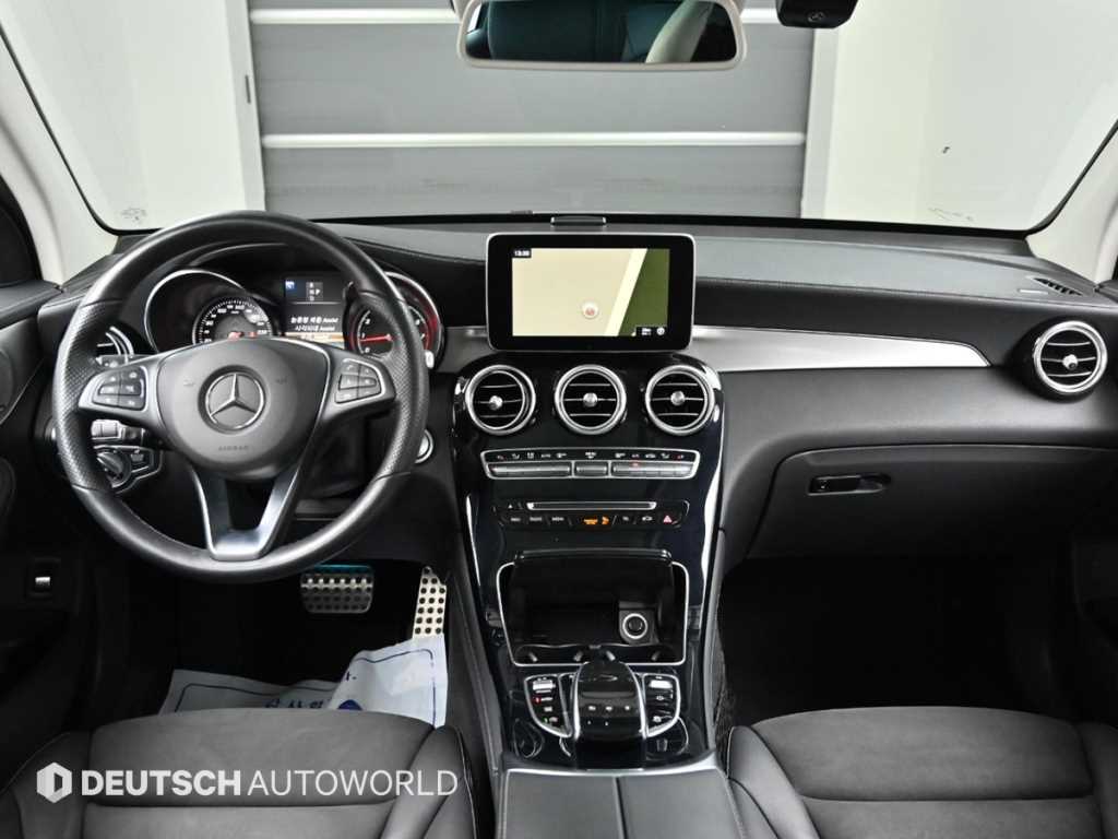 Mercedes Benz GLC Class - Vista 7