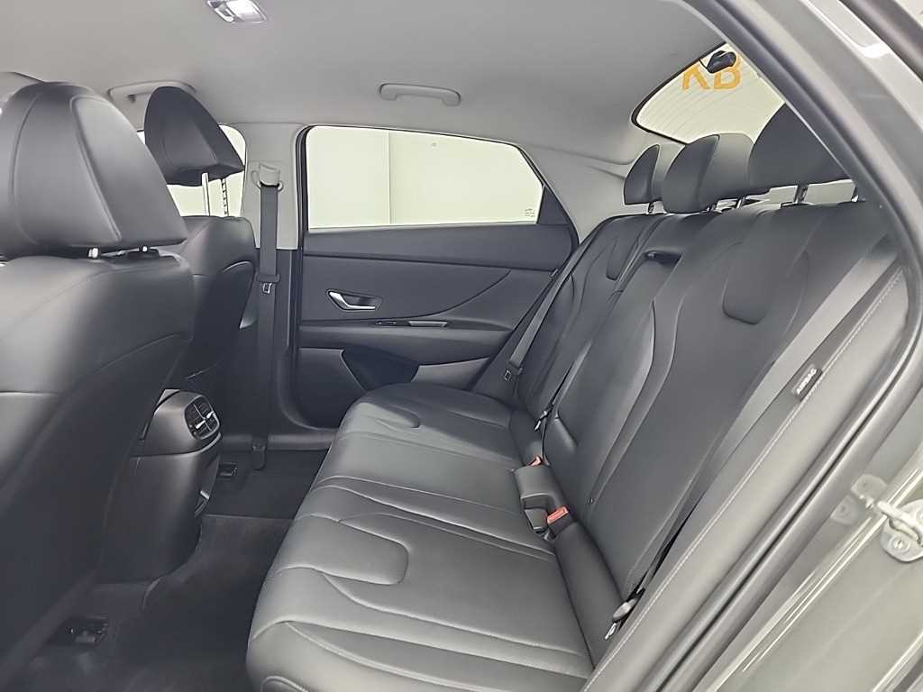 HYUNDAI Avante - Vista 12