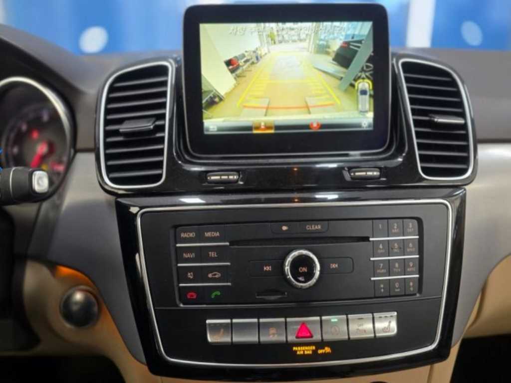 Mercedes Benz GLE Class - Vista 10
