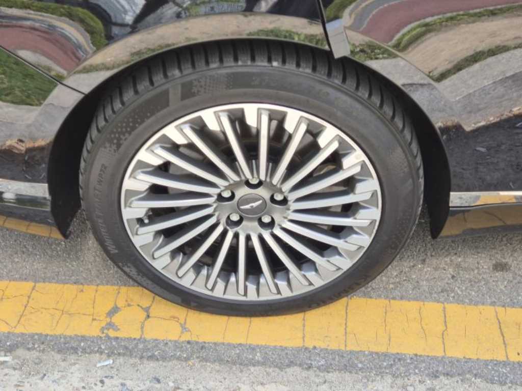 Genesis G80 - Vista 7