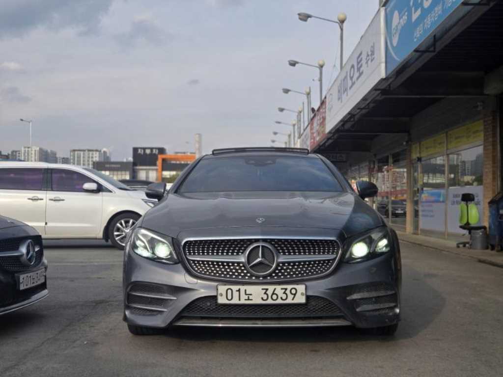 Mercedes Benz E class 2019 Gris - Importación desde Corea - HF Imports Iquique - Foto 1