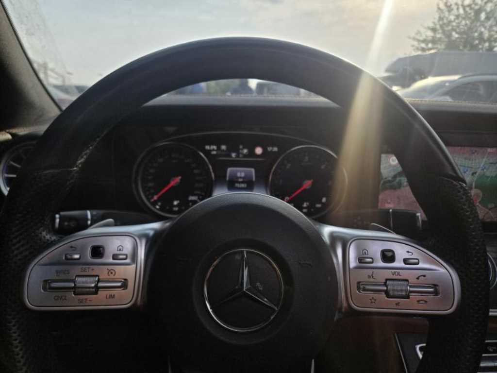 Mercedes Benz E class - Vista 9