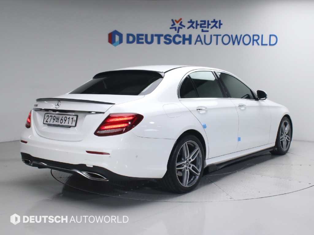 Mercedes Benz E class - Vista 2