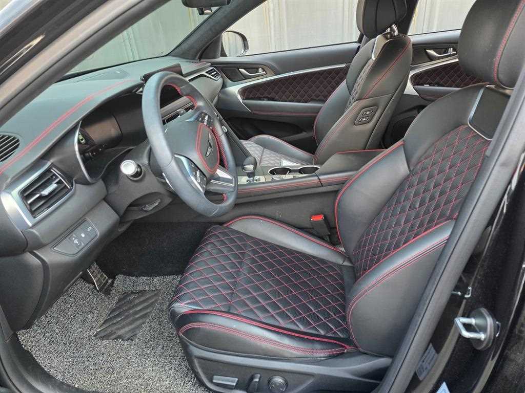 Genesis G70 - Vista 3
