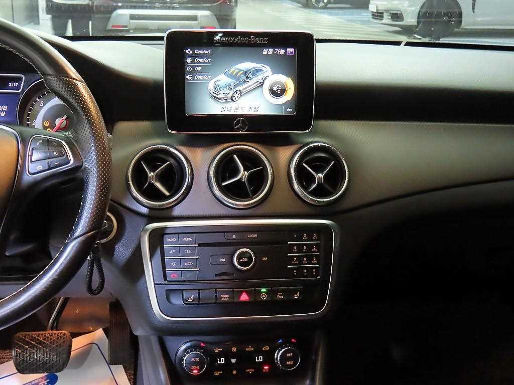 Mercedes Benz CLA Class - Vista 11