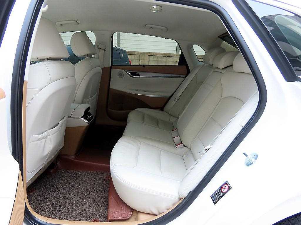 HYUNDAI Grandeur - Vista 6
