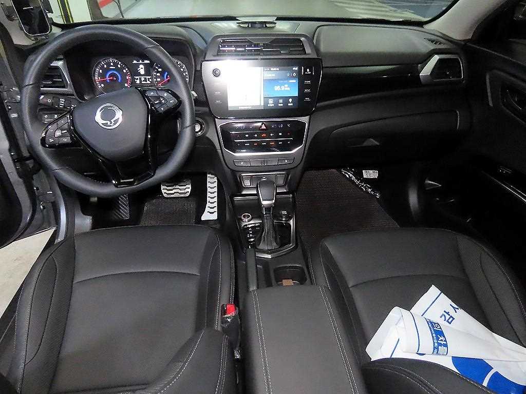 Ssangyong Tivoli - Vista 10