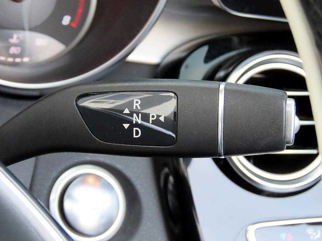 Mercedes Benz C Class - Vista 12