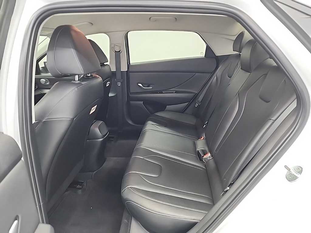 HYUNDAI Avante - Vista 12