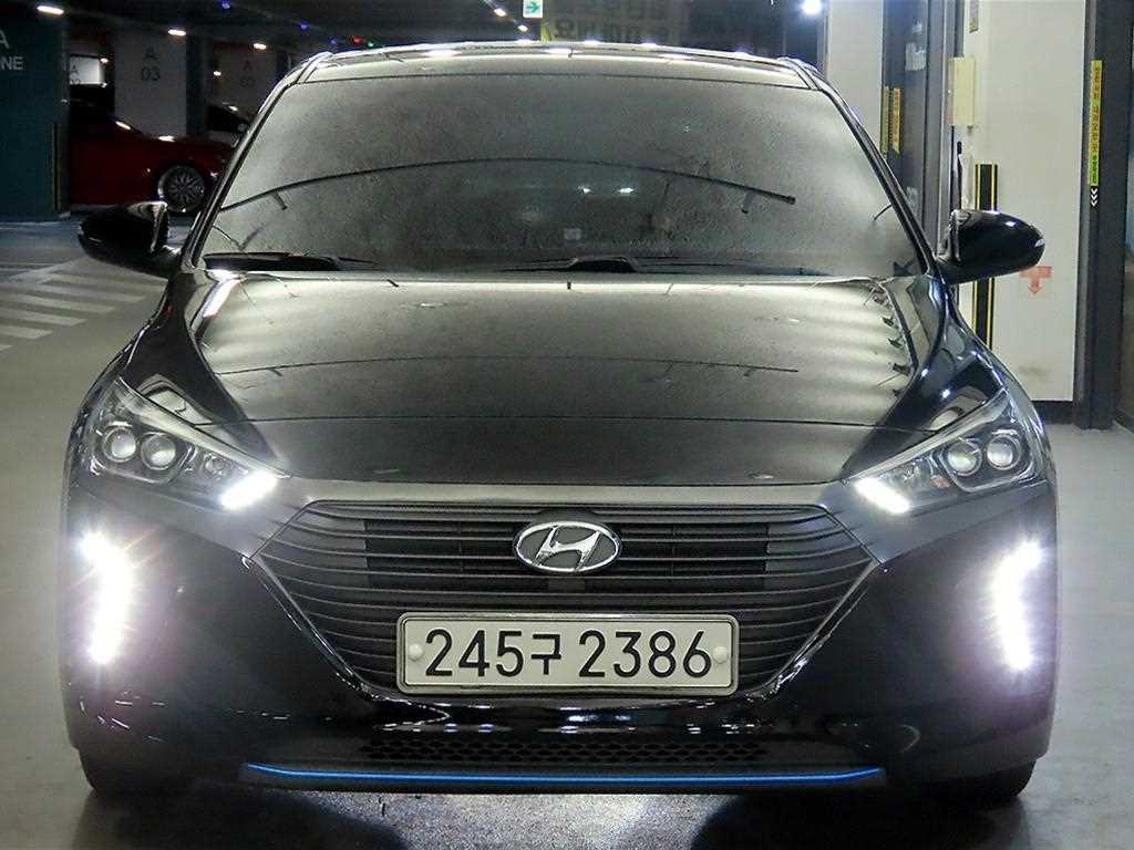 HYUNDAI Ioniq - Vista 2