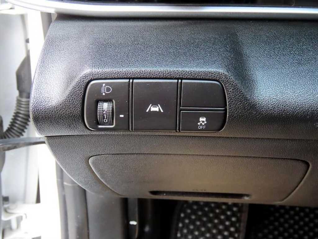 HYUNDAI Avante - Vista 12