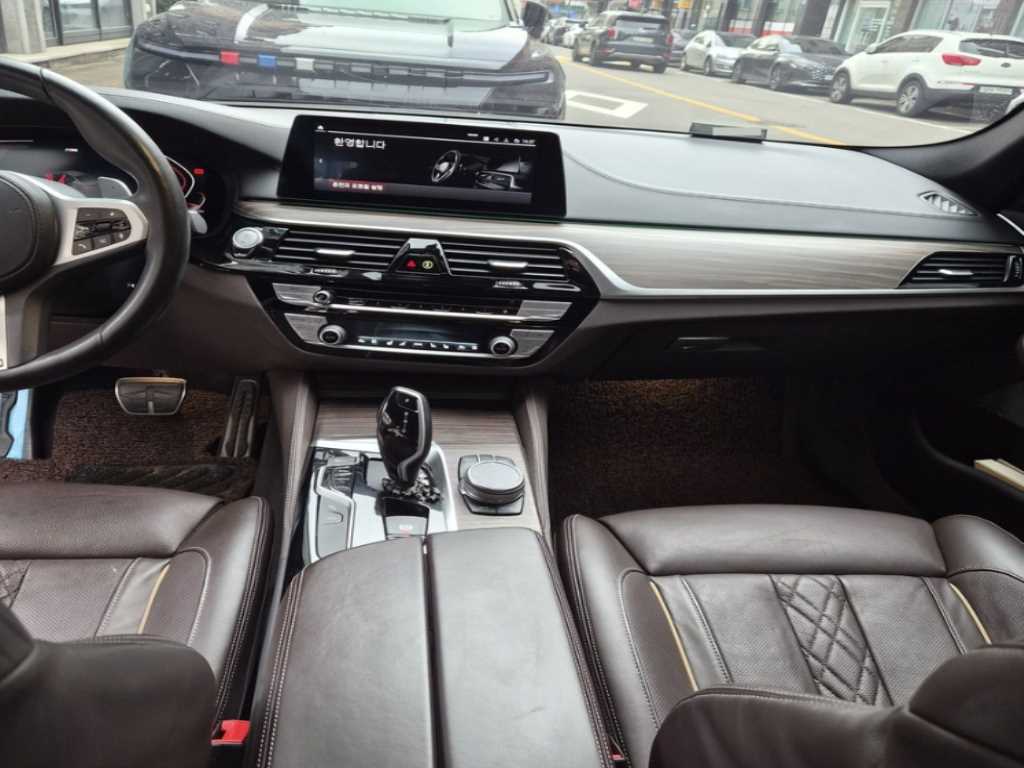 BMW 5 Series - Vista 4