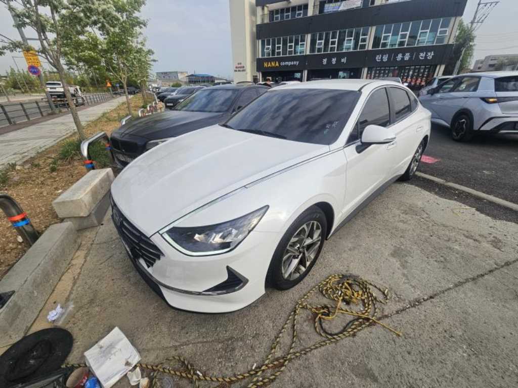 HYUNDAI Sonata - Vista 3