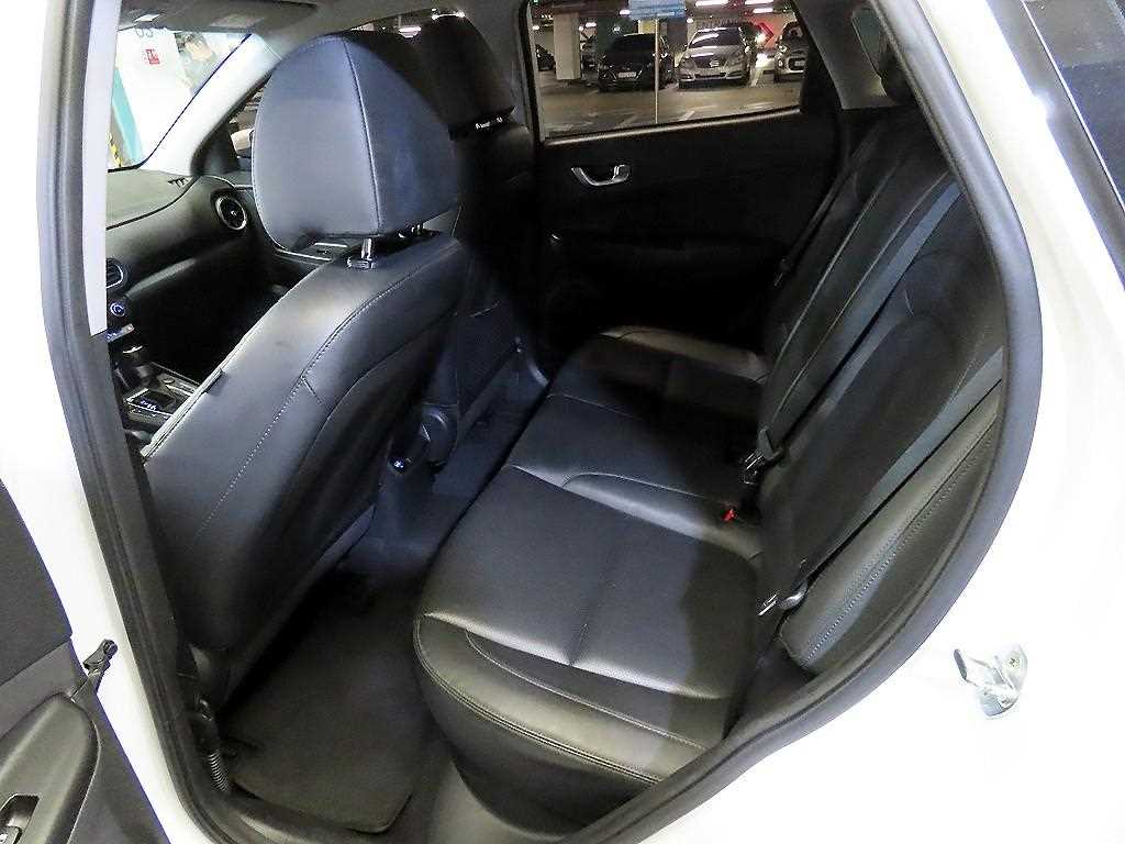 HYUNDAI Kona - Vista 7