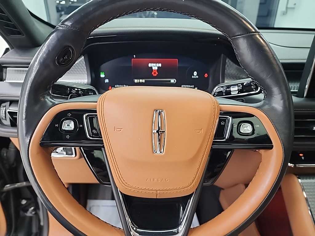 Lincoln Aviator - Vista 9