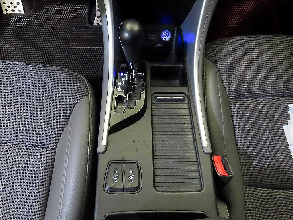 HYUNDAI Sonata - Vista 12