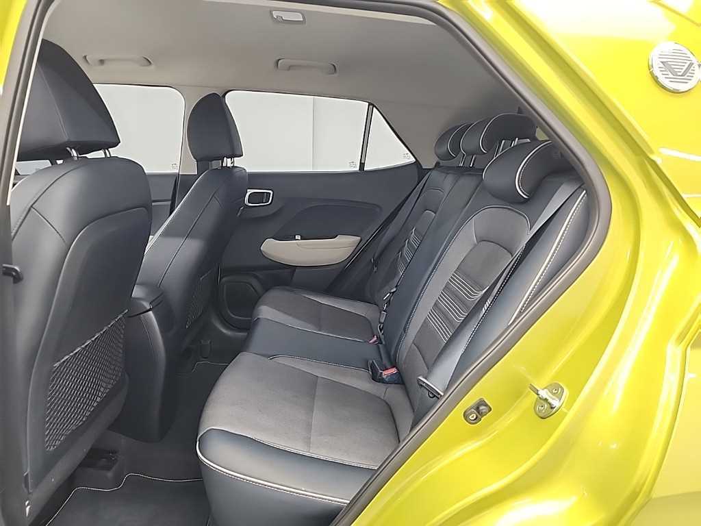 HYUNDAI Venue - Vista 12