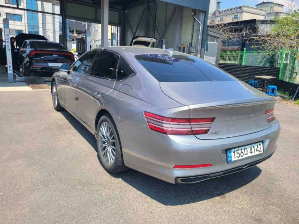 Genesis G80 - Vista 6