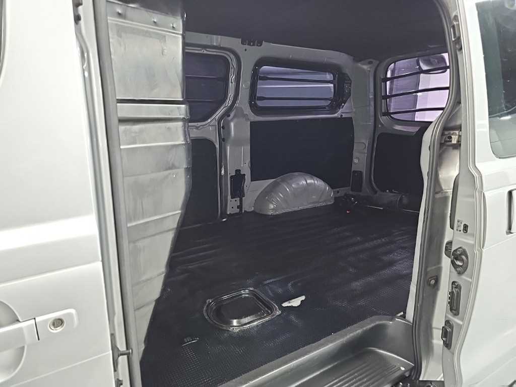 HYUNDAI Starex - Vista 12