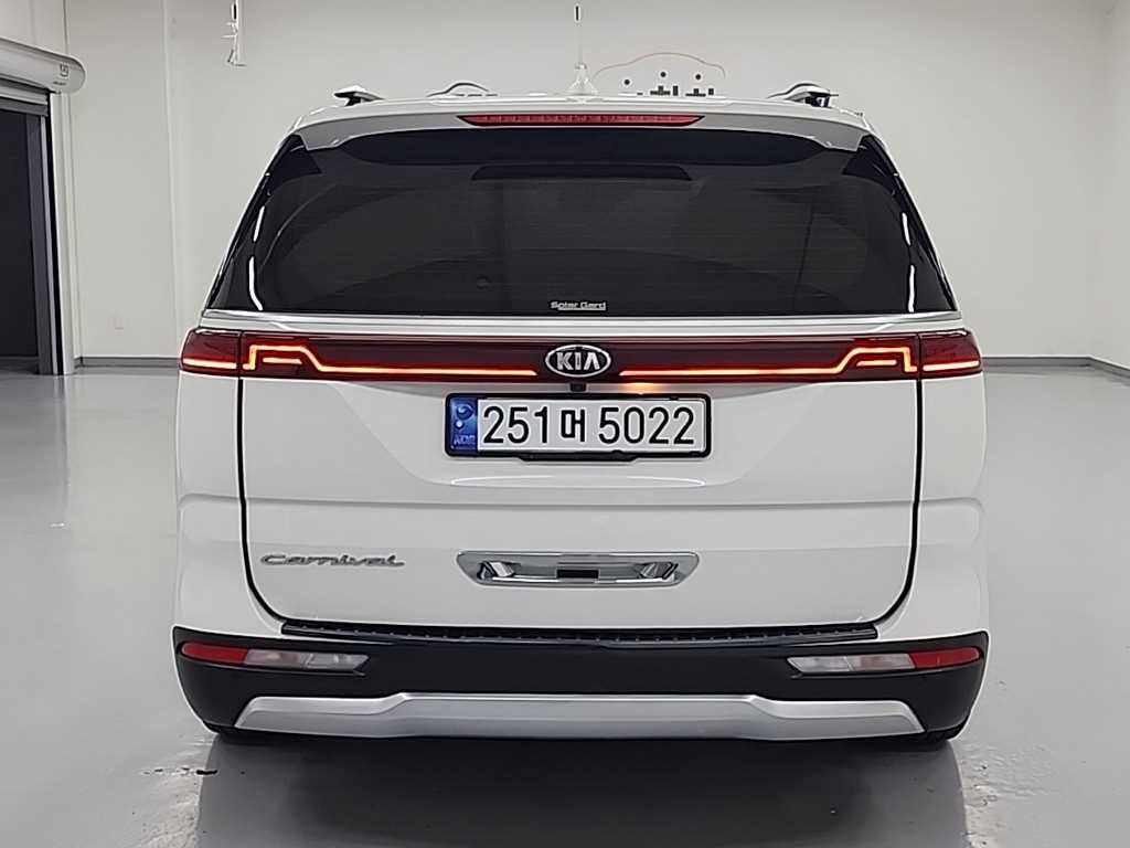 KIA Carnival - Vista 3
