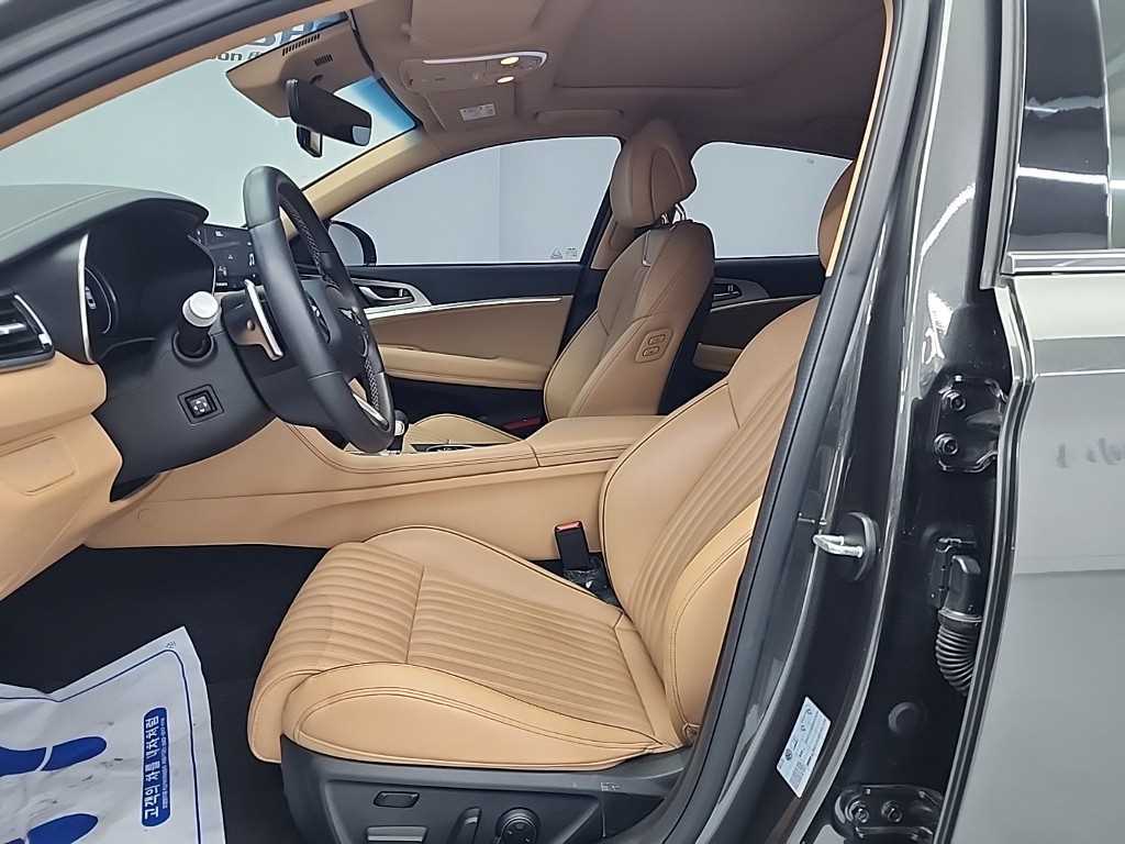 Genesis G70 - Vista 11