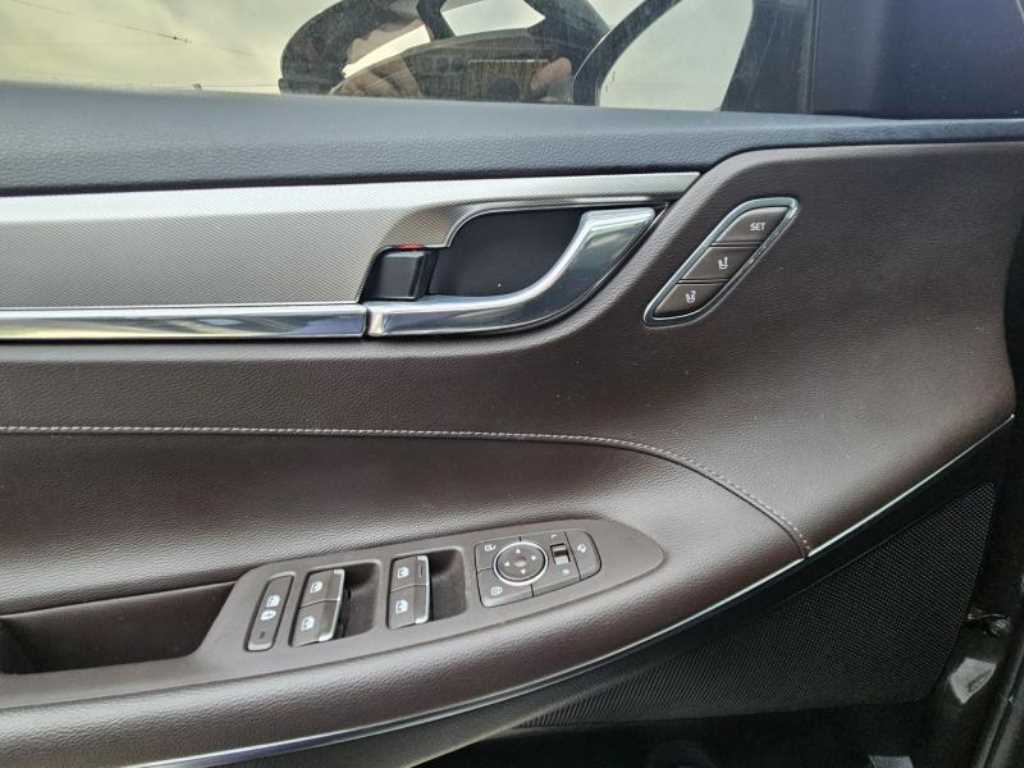 HYUNDAI Grandeur - Vista 12