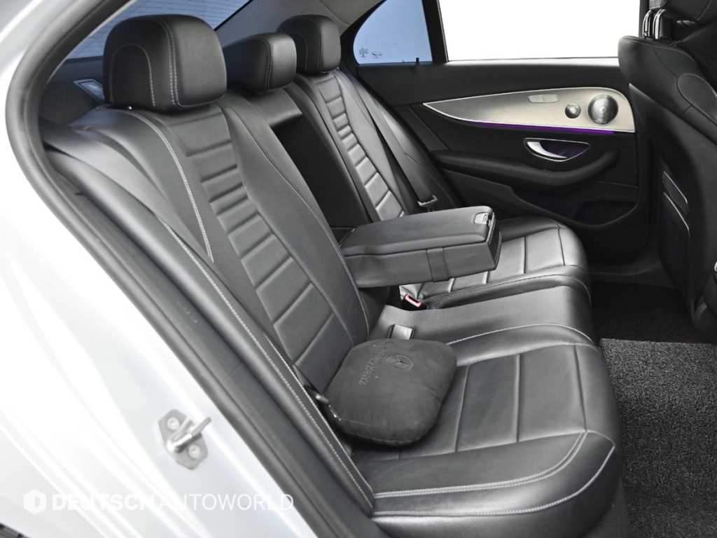 Mercedes Benz E class - Vista 12