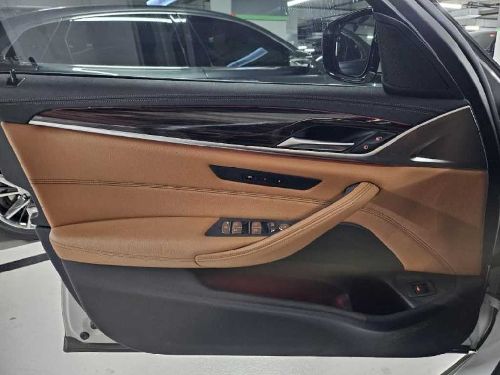 BMW 5 Series - Vista 10