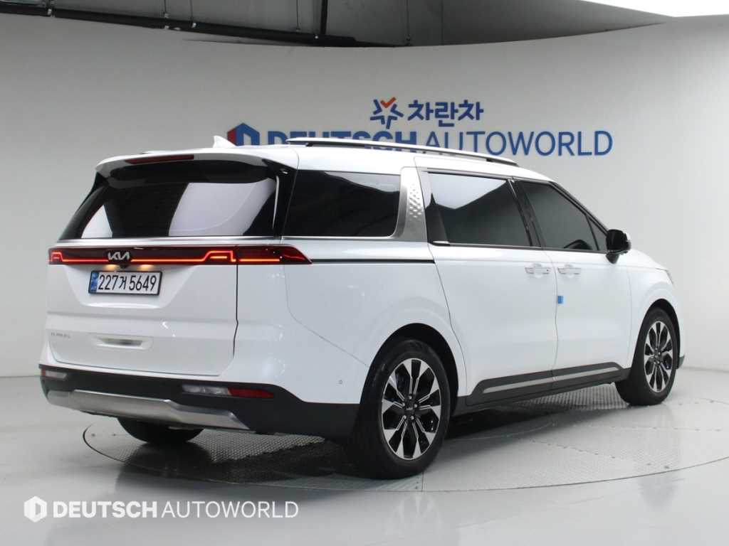 KIA Carnival - Vista 2