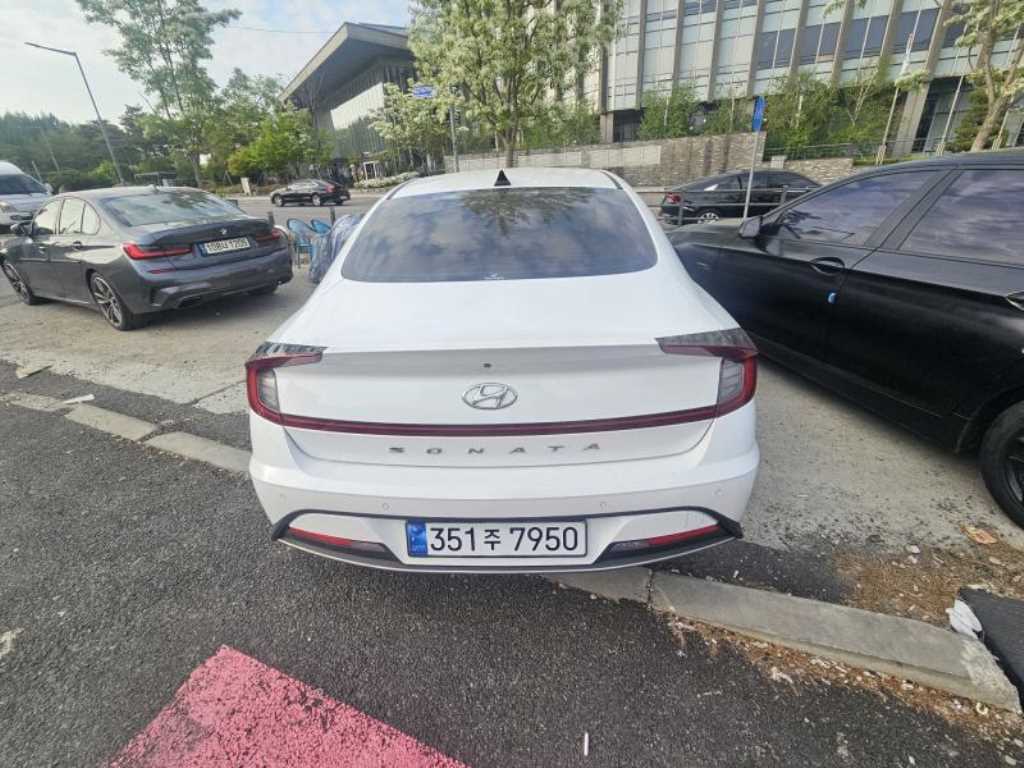 HYUNDAI Sonata - Vista 4