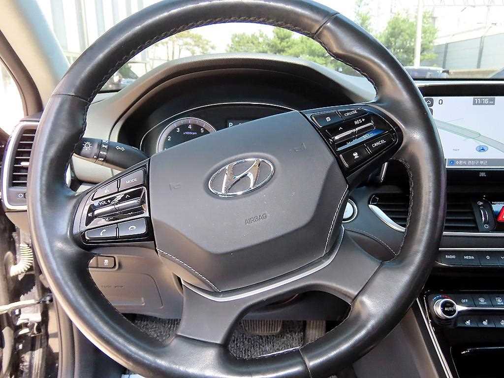 HYUNDAI Grandeur - Vista 8