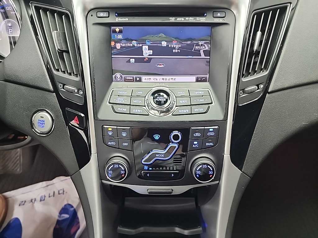 HYUNDAI Sonata - Vista 10