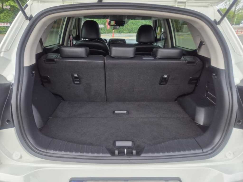 Ssangyong Tivoli - Vista 12