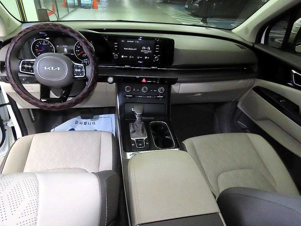 KIA Carnival - Vista 10