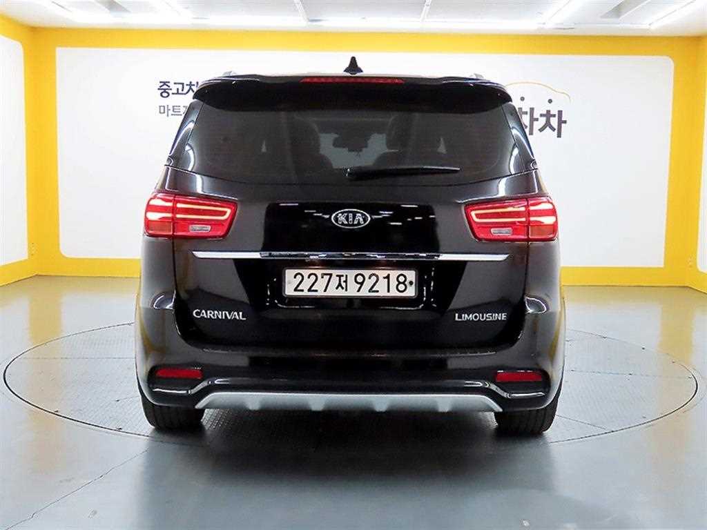 KIA Carnival - Vista 3