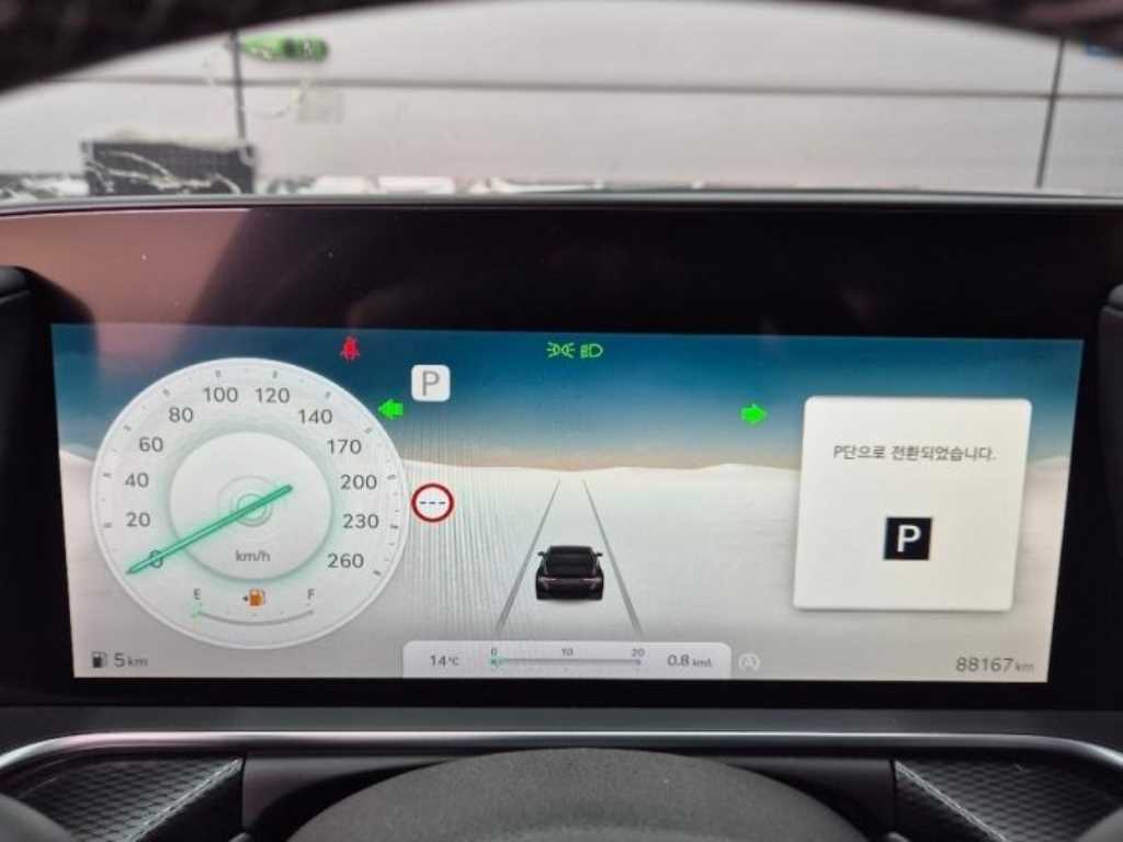 Genesis G90 - Vista 10